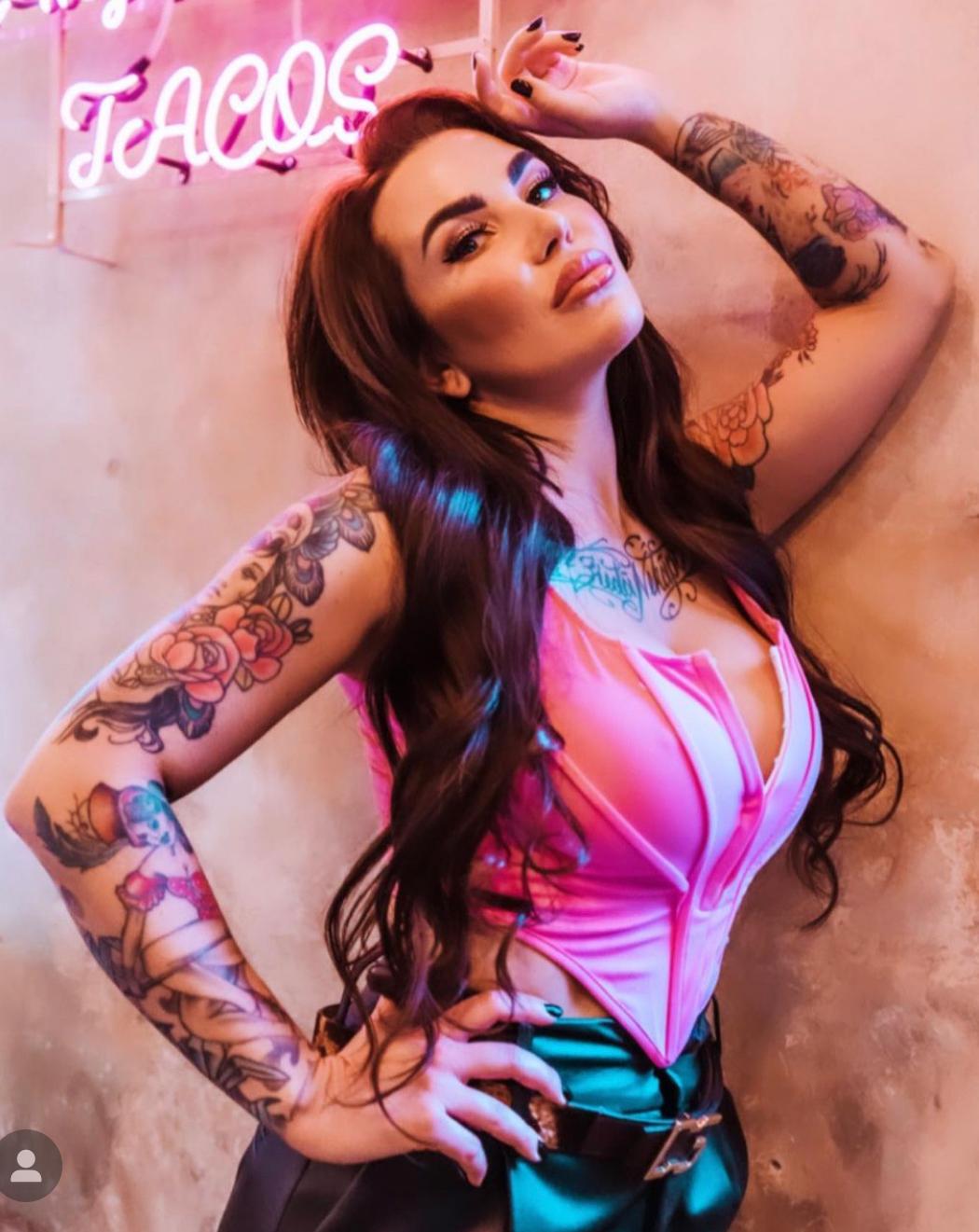 Liene Ušakova Seksīgā Lee